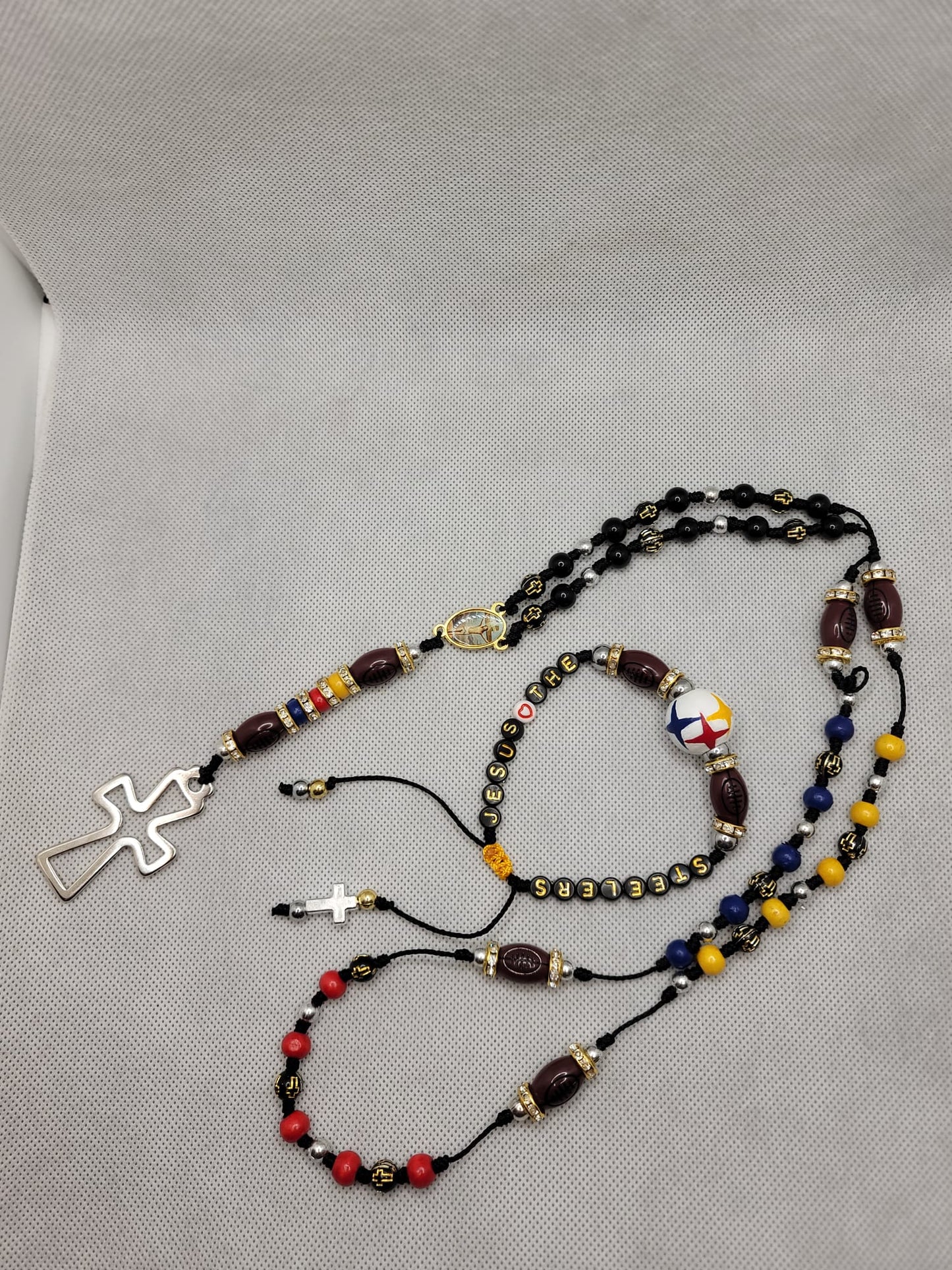 Jesus loves the Steelers Rosary and Decennary set