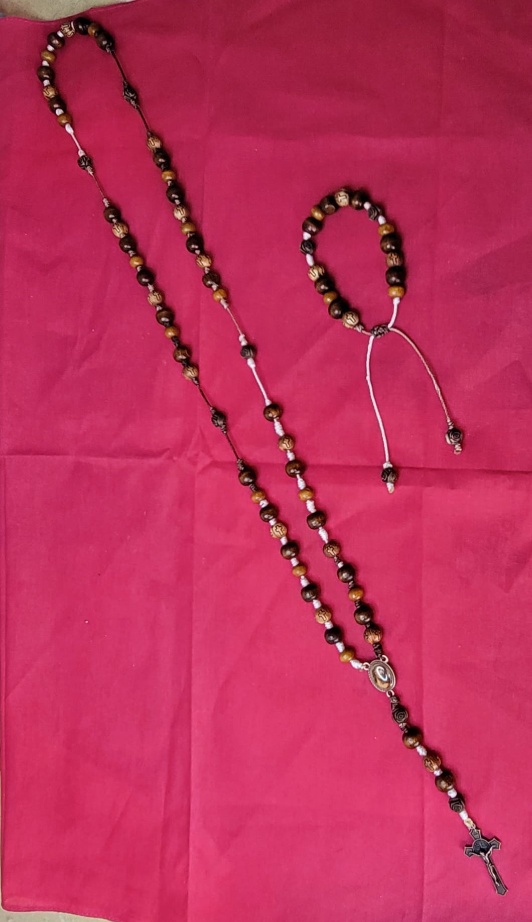 Jesus loves the Steelers Rosary and Decennary set