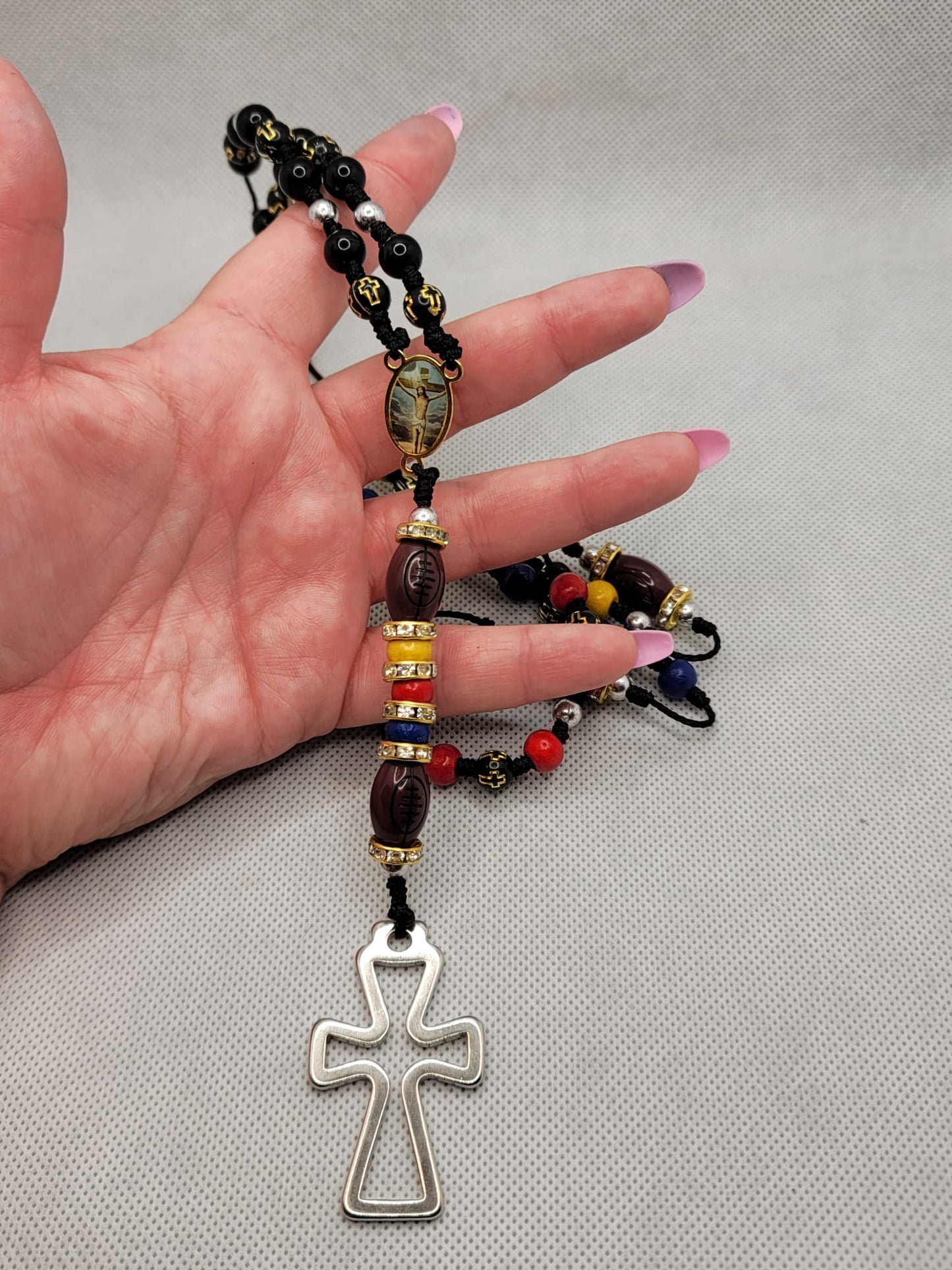 Jesus loves the Steelers Rosary and Decennary set